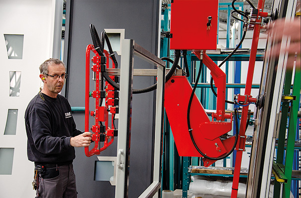 AMCC-SNM_Prehenseur-ventouses-pour-deplacer-les-menuiseries