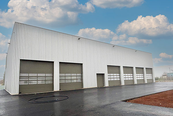 LA-TOULOUSAINE_Exterieur-batiment-6-portes-chez-Josset