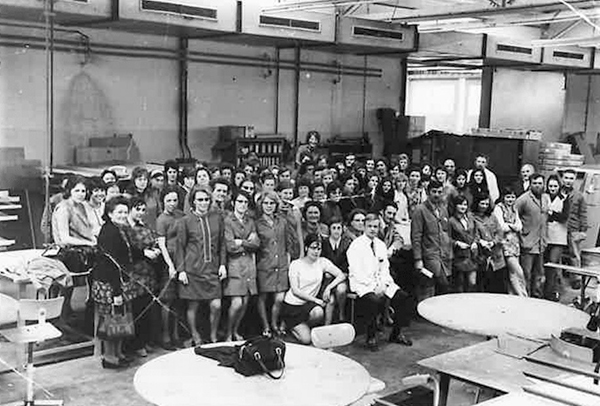 REHAU-Equipe-confection-debuts-usine