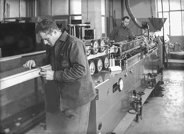 REHAU-Production-1948