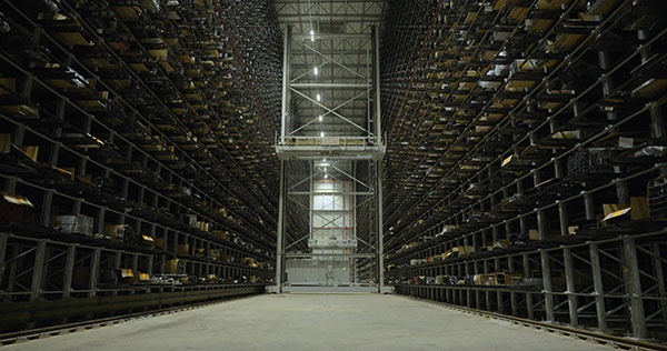 REYNAERS-Transstockeur-de-grande-hauteur-entierement-automatise