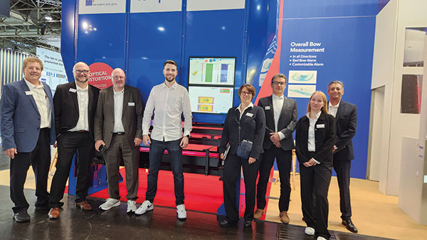 Viproton_equipe-stand_glasstec-2024