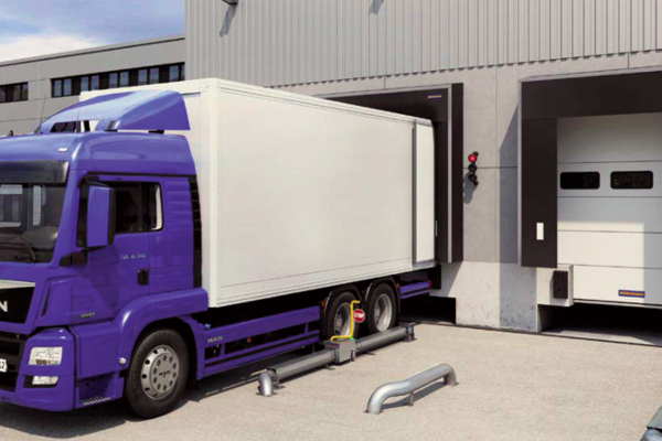 Le système de blocage de roues MWB conçu par Hörmann empêche le camion de quitter la position d'accostage sécurisée ©Hörmann