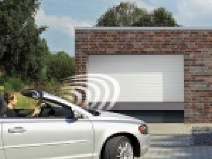 Première porte de garage enroulable