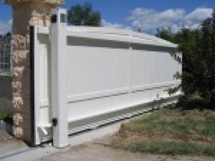 Portails automatiques coulissants tout intégré