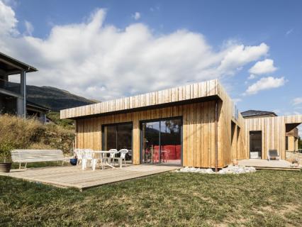 POPUP House et ses maisons "nouvelle génération" prescrivent les menuiseries Sapa