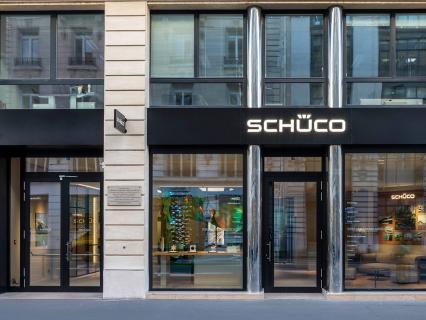 Schüco élargit son offre à l’acier et montre son savoir-faire au cœur de Paris