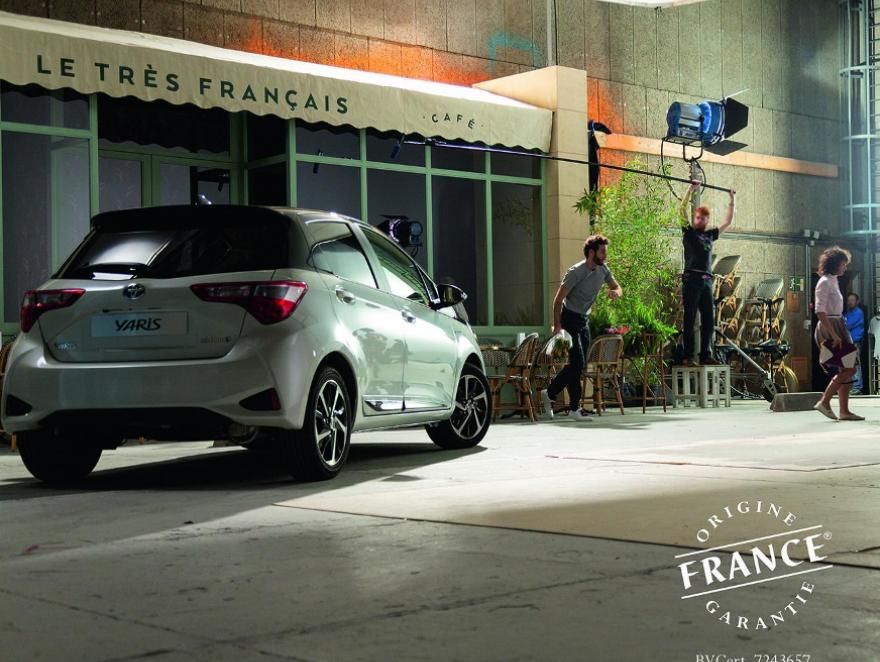 Un store Dickson dans la publicité de Toyota