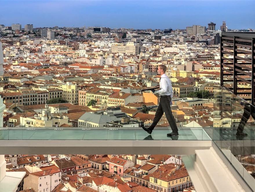 Marquises et garde-corps, des produits dans le vent