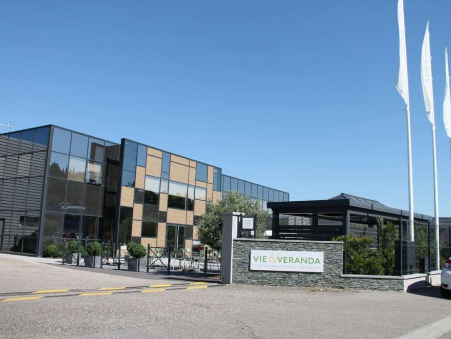 Vie & Véranda intensifie son développement