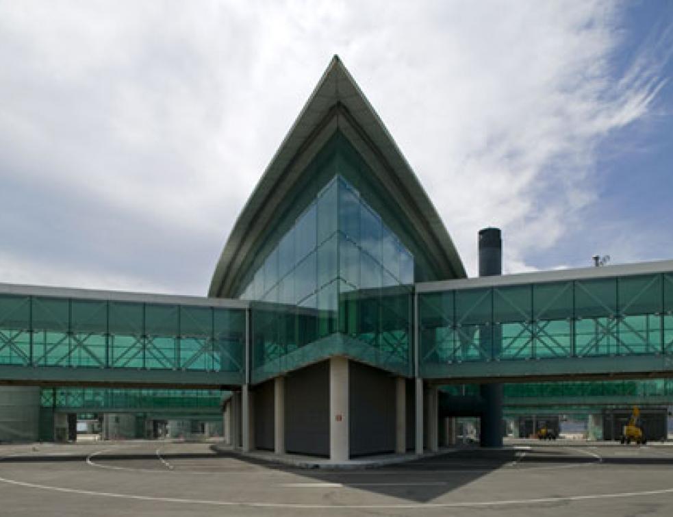 Vitro habille les façades de l'aéroport de Barcelone
