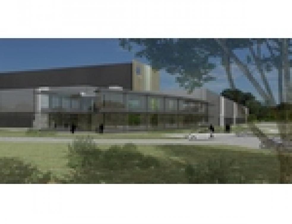 Un premier arbre sur le site logistique centralisé de Wicona