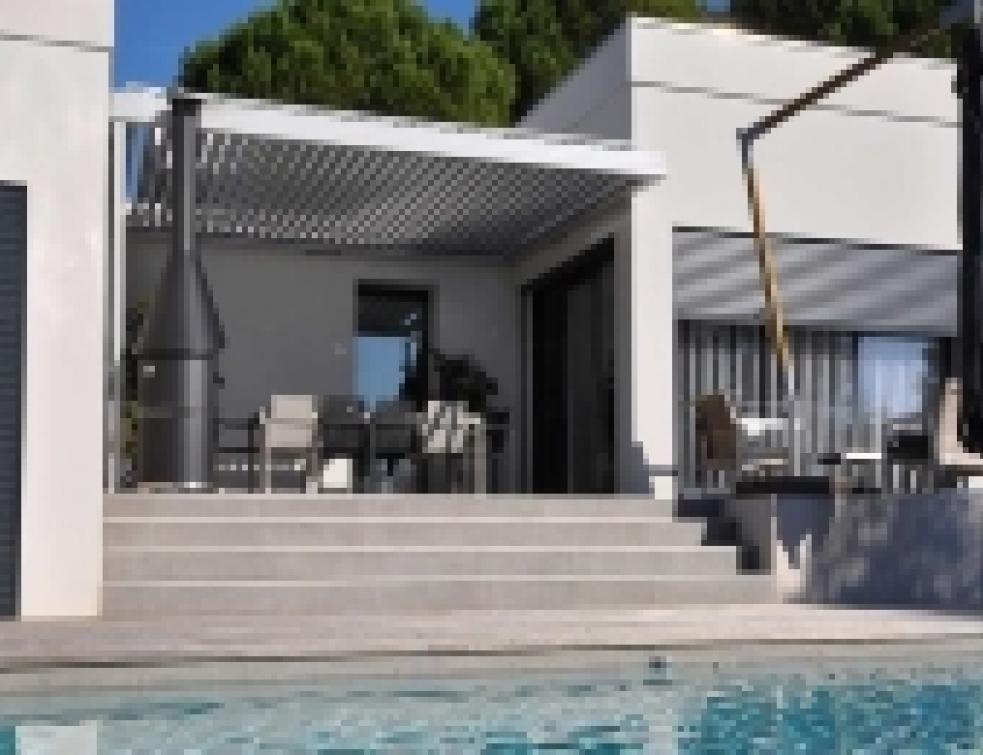 Encore deux pergolas alu bioclimatiques Profils Systèmes à gagner sur le site rtl.fr