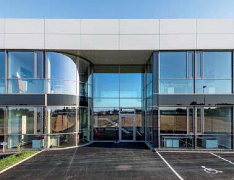 Pour sa nouvelle filiale autrichienne, Ensinger arrondit les angles