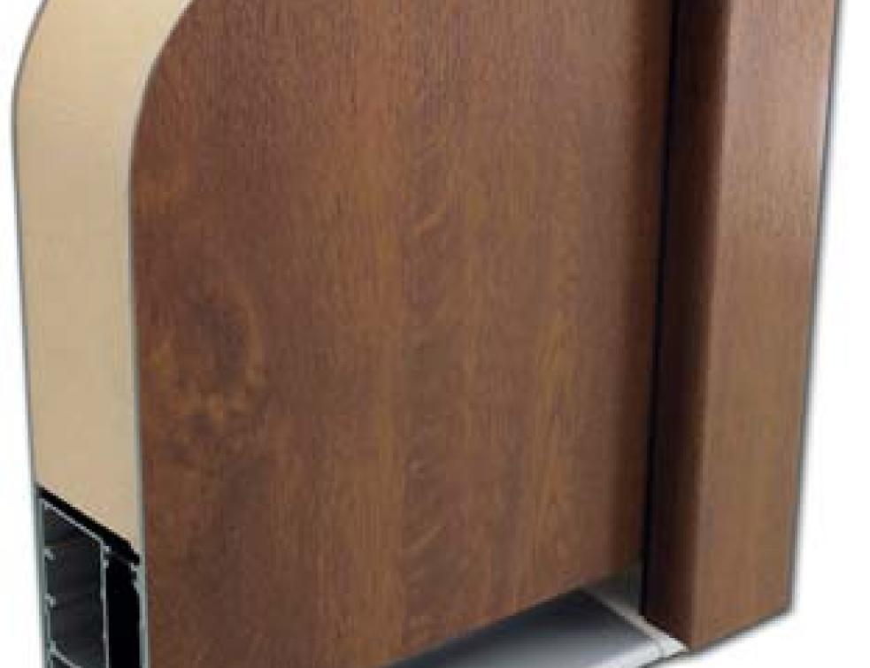 1er ouvrant monobloc en aluminium filmé