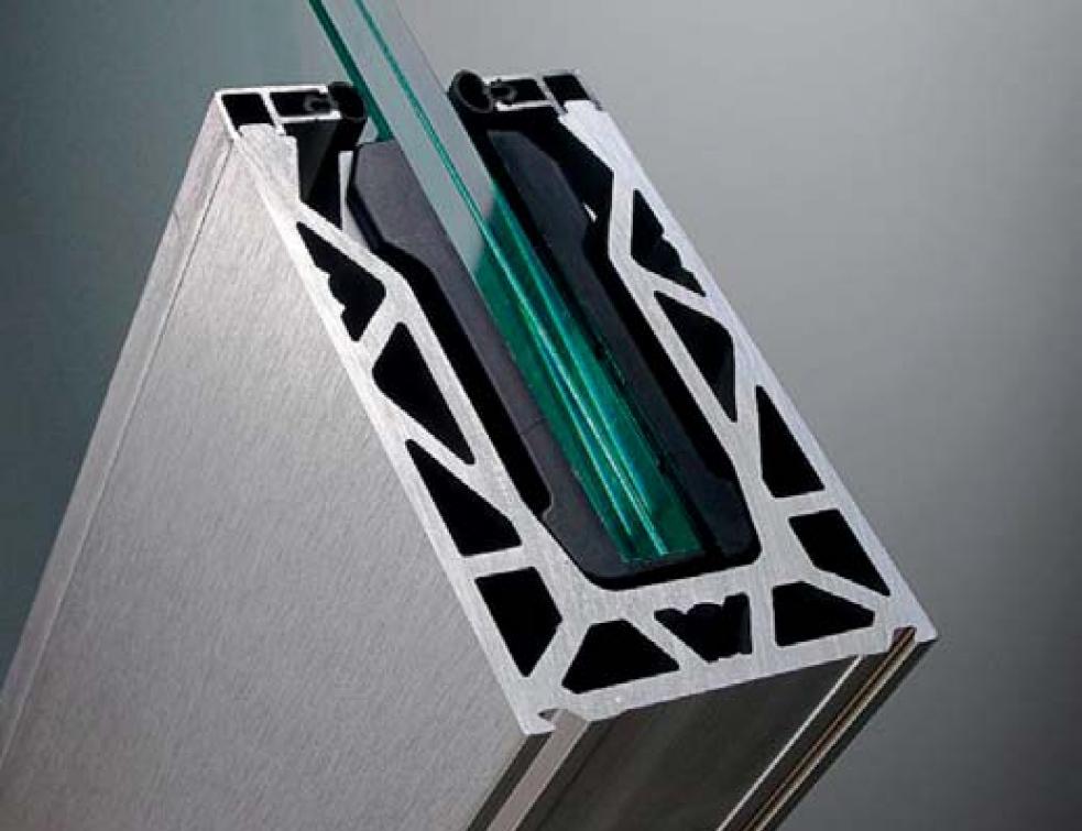 Systèmes de garde-corps en verre