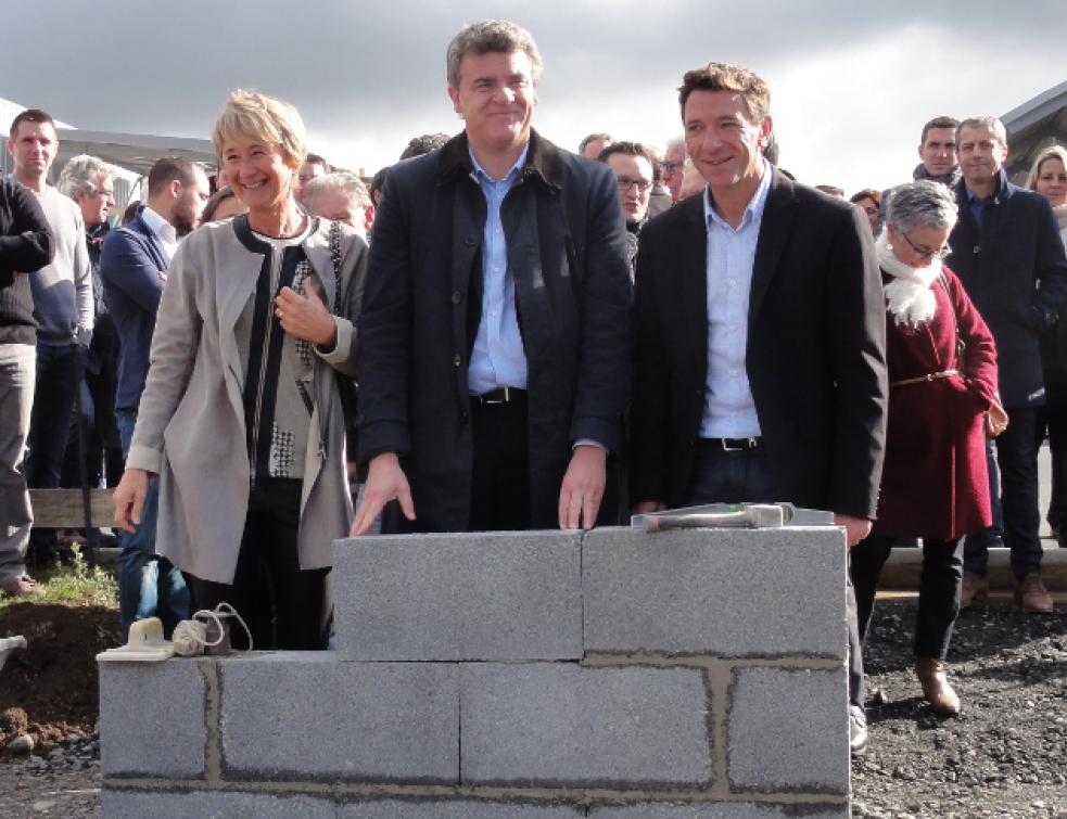 Le groupe MCC pose la première pierre de son extension à Saint-Paulien (43)