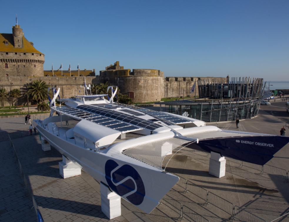 Serge Ferrari, fournisseur officiel d'Energy Observer, le premier navire à hydrogène