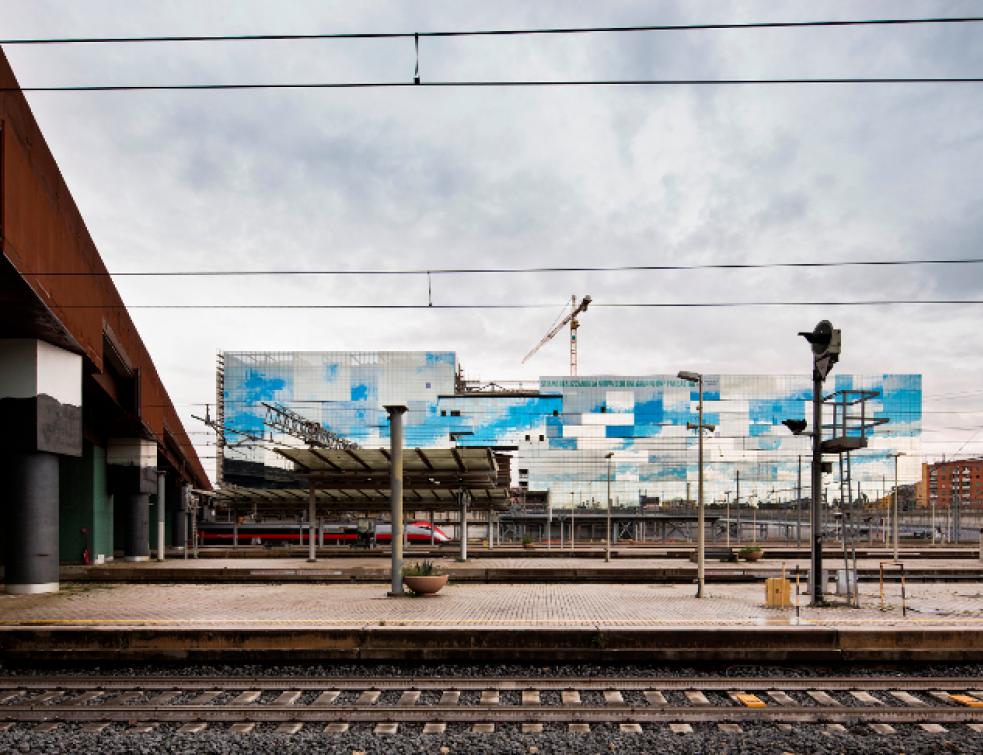 Siège de BNL-BNP à Rome entre design architectural et confort grâce aux verres Guardian Glass