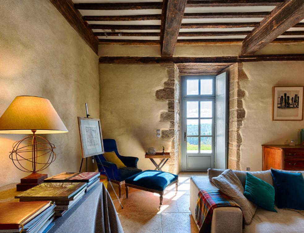 Patrimoine et rénovation : menuiserie en bois Atulam pour un manoir du XVIe siècle