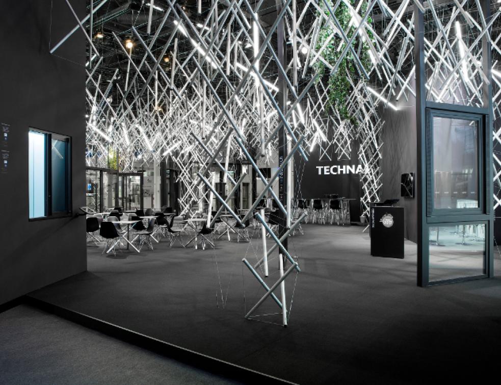 Technal expose dans un nuage d'aluminium
