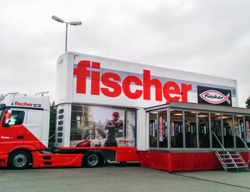Premier centre mobile de formation et d'exposition pour les techniques de fixation, fischer TourTruc