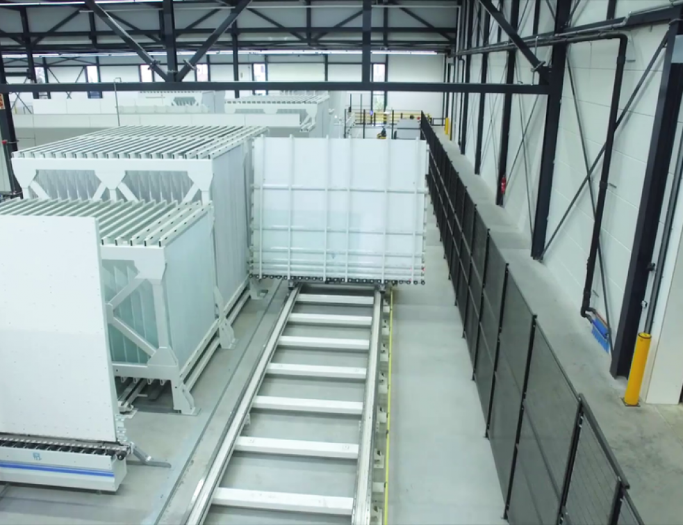 Forel équipe  l'une des plus grandes usines de transformation du verre européenne