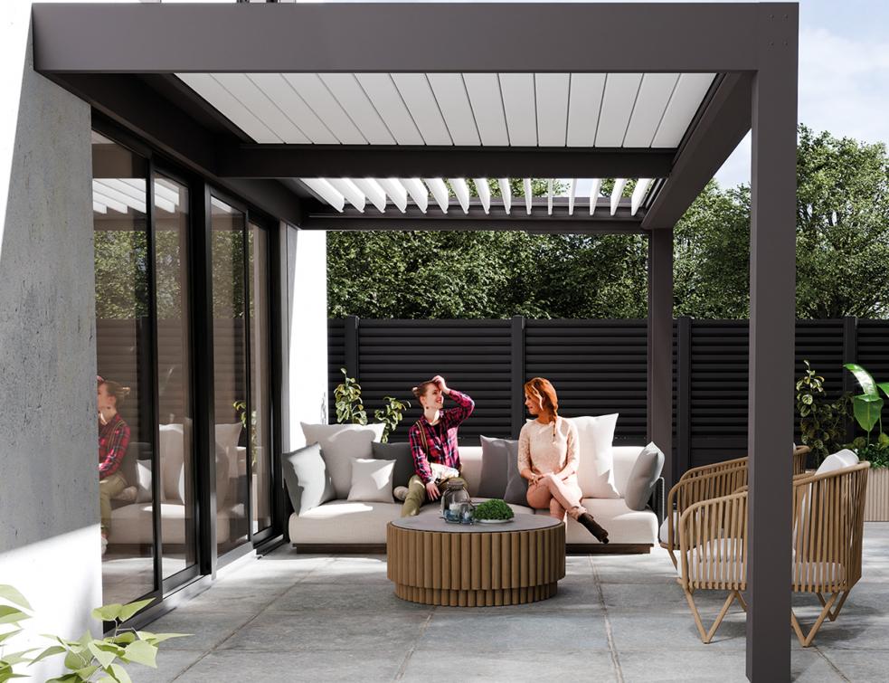 Burgermeister_Ambiance-3D-Pergola-adosse?e-Solisysteme-Brise-vue-Gregale-KSM-Volets-battants-alu-isole-Volets-Thiebaut