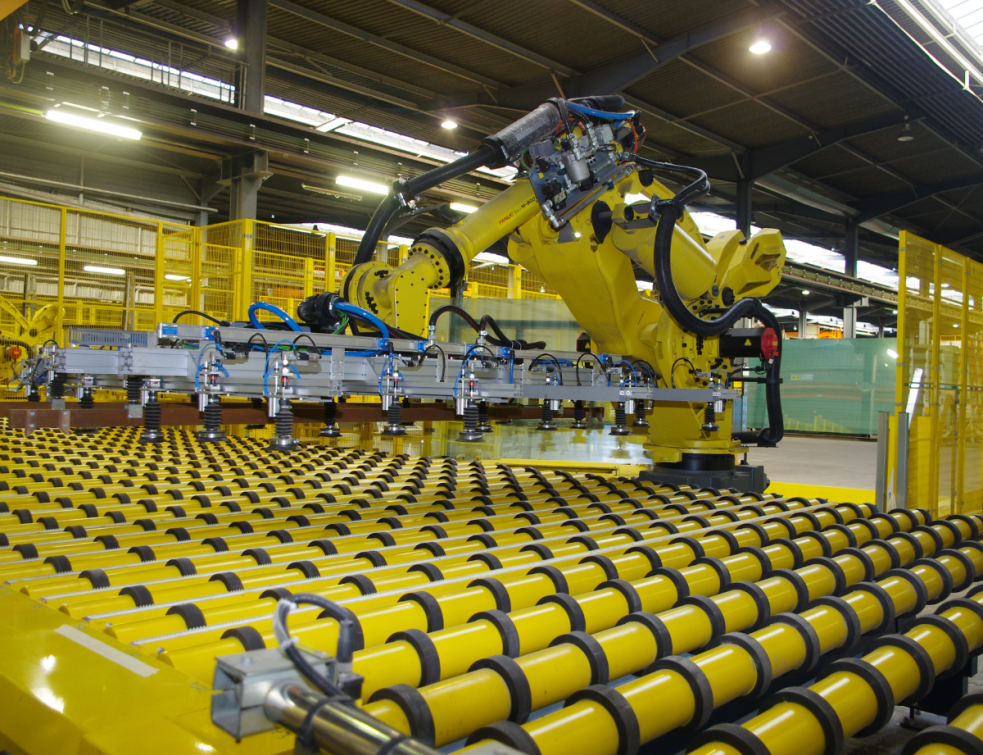 Vue sur usine production de verre