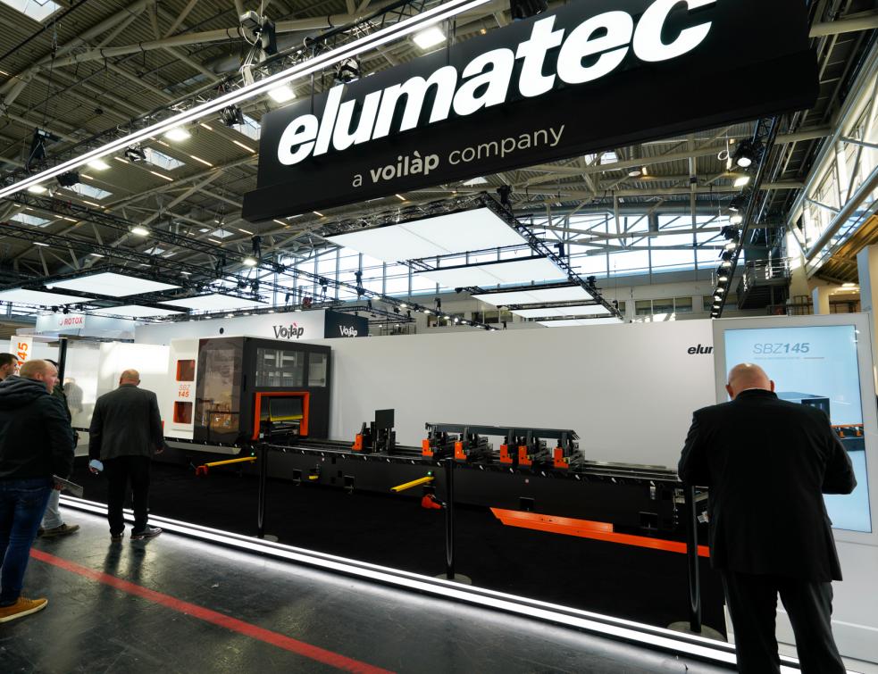 Photo du stand elumatec prise sur le salon de BAU à Munich