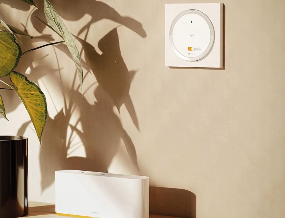 SOMFY_Amy_sun_protect_io_TaHoma_switch_Lifetstyle