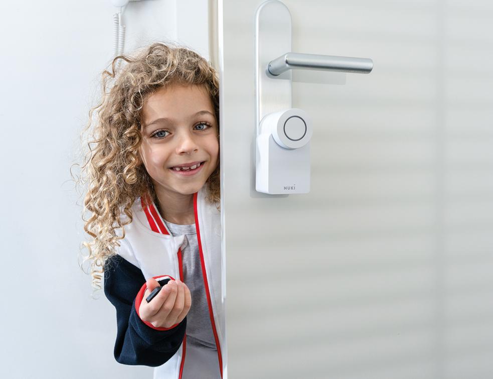 Nuki_Smart-Lock-Go_entry-model-with-many-optional-extensions