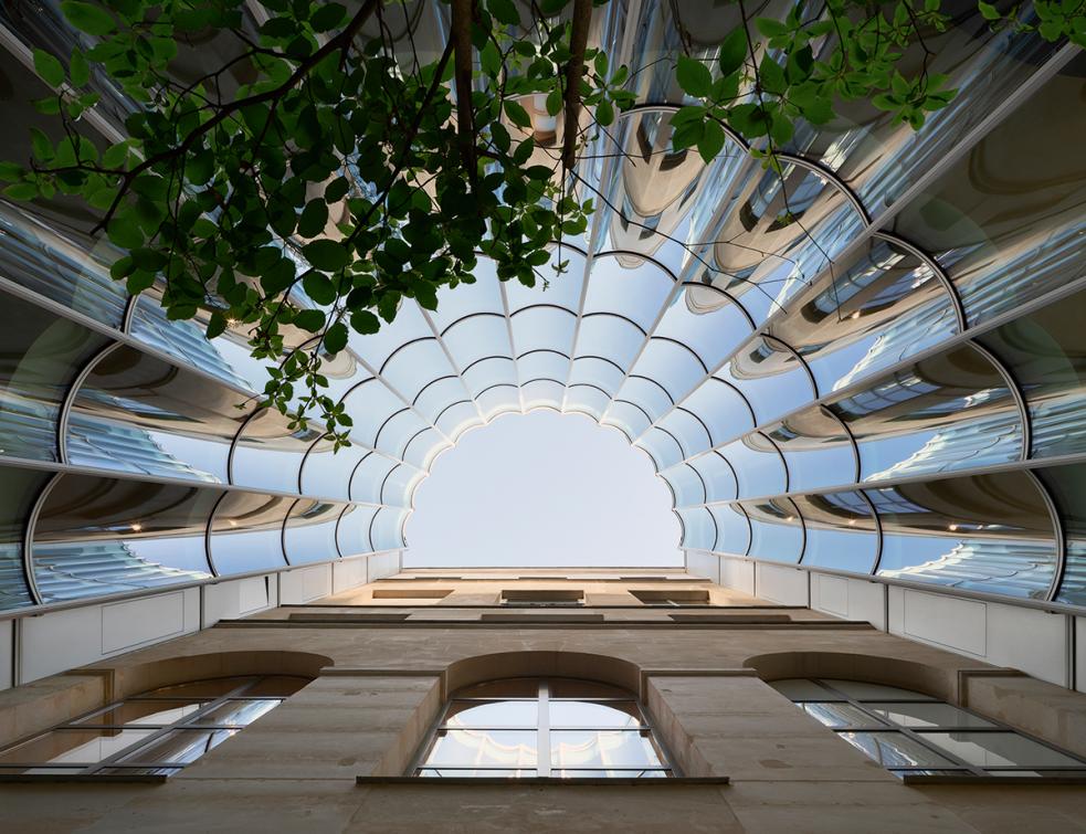 EDGETECH-Chambre-des-Notaires-Paris-Une-peau-translucide-en-demi-lune